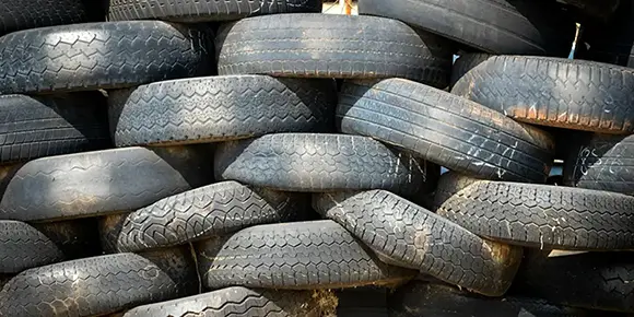 Proč nikdy nekupovat ojeté pneumatiky